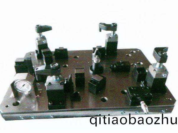 齒輪(lun)室罩蓋(gai)液(ye)壓(ya)裌(jia)具